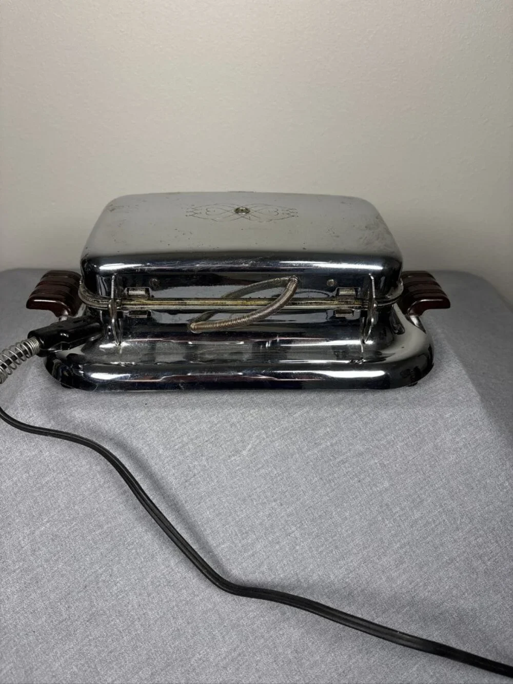 Vintage General Electric GE Automatic Chrome Grill Waffle Baker Iron
